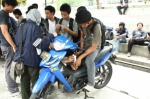 pre-event-m-fest-2011-workshop-tune-up-sepeda-motor-asah-kemampuan-dalam-uji-kendaraan