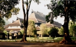 aula-barat-dan-aula-timur-itb-bangunan-kembar-yang-tak-lekang-oleh-waktu