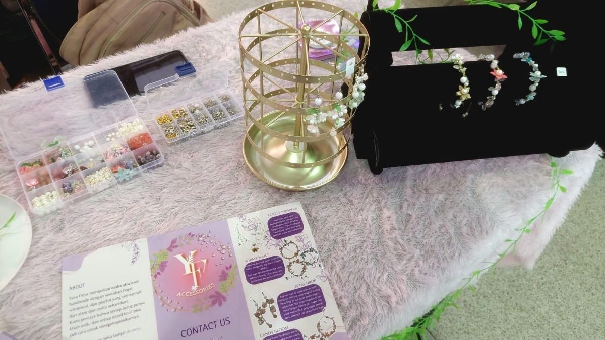 itb-interior-design-student-showcases-yura-fleur-at-entrepreneur-expo-2025