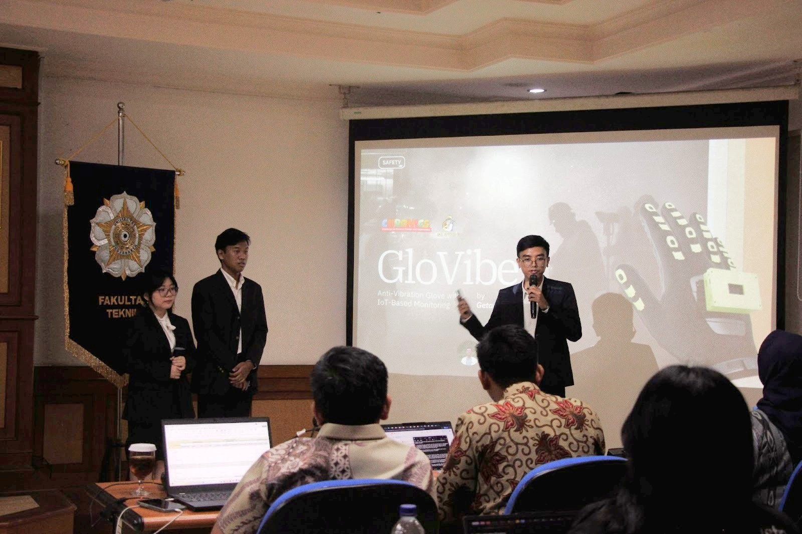 glovibe-itb-students-anti-vibration-glove-wins-2nd-place-at-chronics-ugm-2025