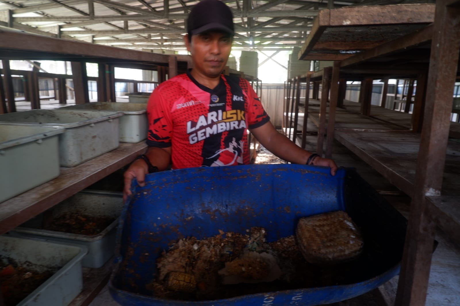 itb-and-residents-of-ujung-berung-optimize-waste-management-through-maggot-based-methods-and-urban-farming