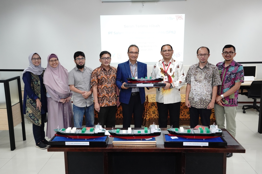 perkuat-pembelajaran-logistik-fti-itb-jalin-kolaborasi-dengan-pt-spil-melalui-hibah-miniatur-kapal