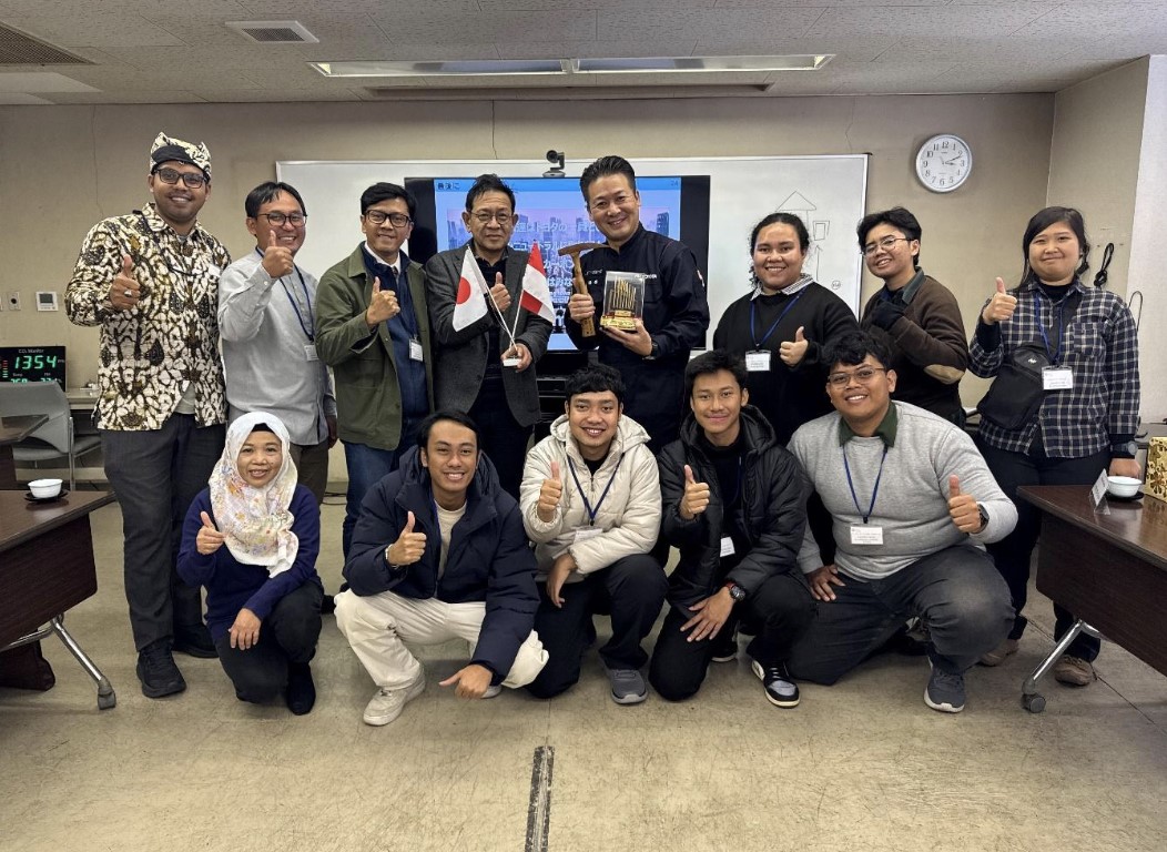 mahasiswa-teknik-geologi-itb-jelajahi-teknologi-hidrogen-di-ehime-university-jepang-melalui-sakura-science-exchange-program