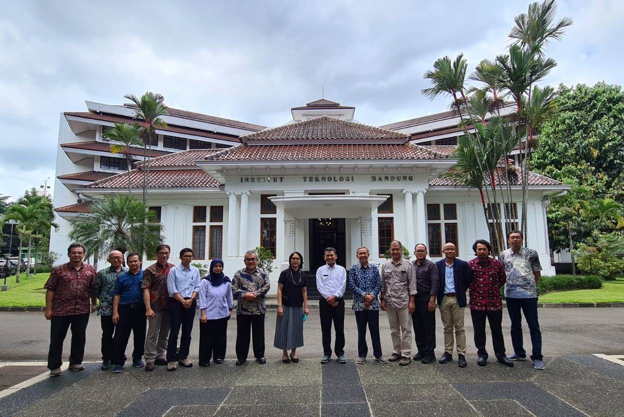 badan-informasi-geospasial-pasang-alat-kalibrasi-pertama-di-itb