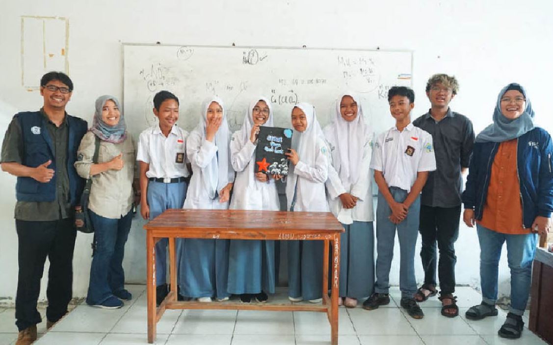 fusing-art-and-science-to-reduce-earthquake-and-tsunami-risks-at-lebak-coast-banten