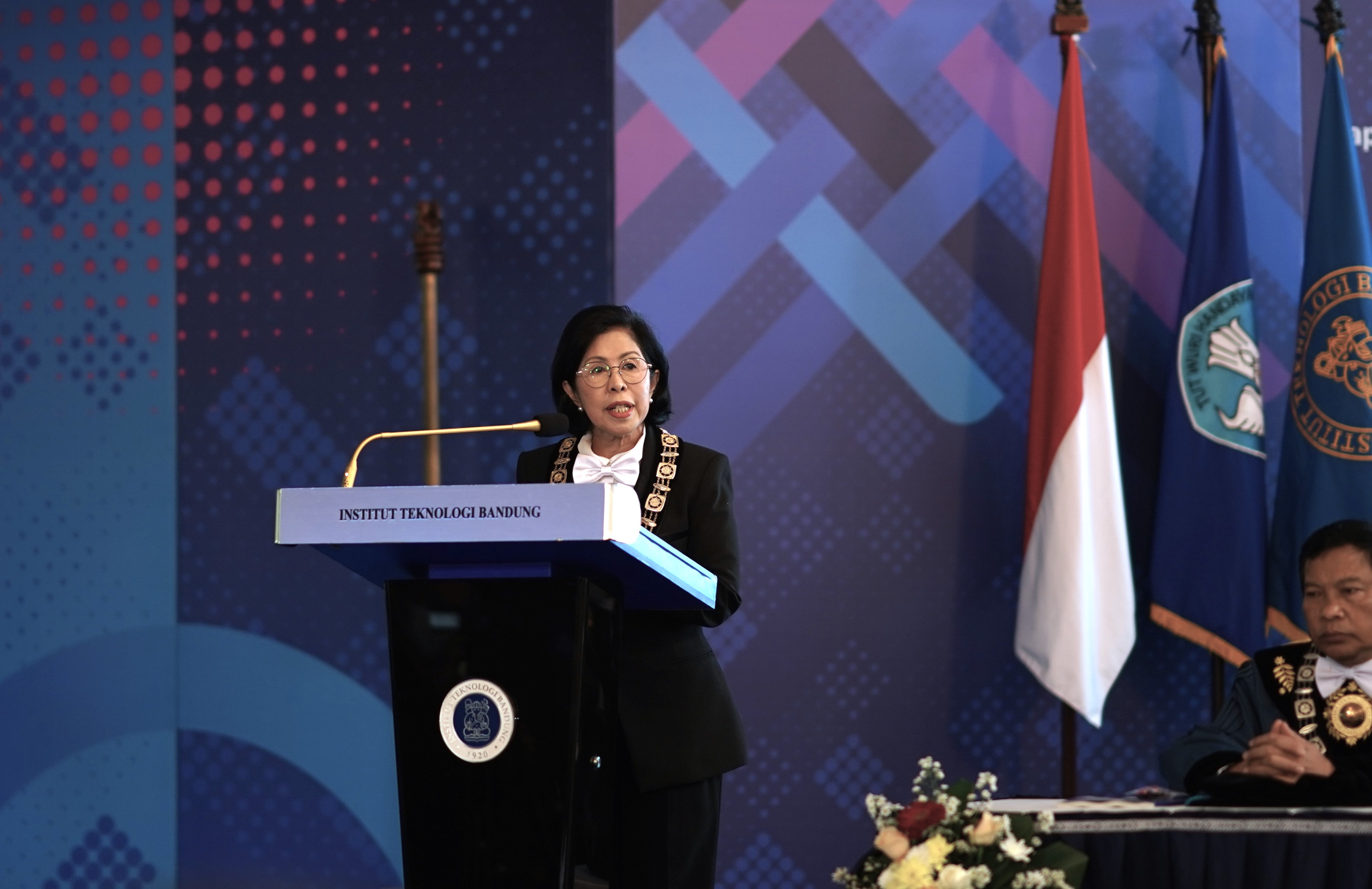ketua-mwa-itb-pada-dies-natalis-ke-64-itb-teruslah-bangun-dan-lahirkan-karya-besar-untuk-negeri