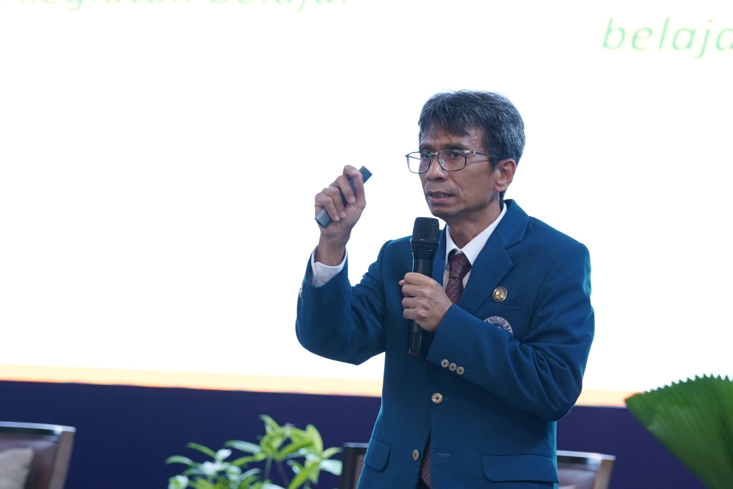 itb-talks-2023-sosialisasi-sn-dikti-2023-dan-berbagai-penyesuaiannya