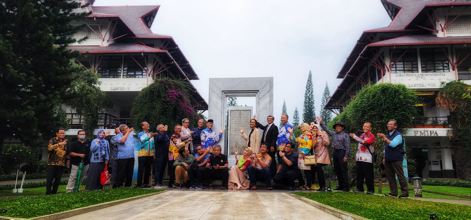 bentuk-kepedulian-ia-itb-1980-pada-almamater-renovasi-tugu-soekarno-serta-pengadaan-co-working-space