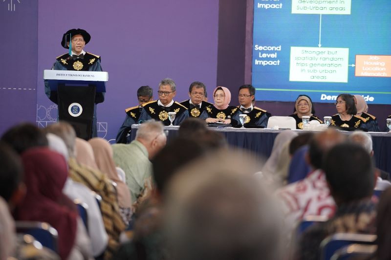 orasi-ilmiah-prof-miming-miharja-perencanaan-tata-ruang-perkotaan-berbasis-daya-dukung-infrastruktur-transportasi
