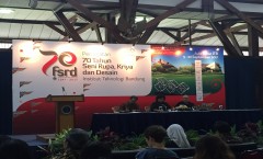peringatan-70-tahun-fsrd-itb-mengevaluasi-transdisiplin-budaya-dan-ekonomi-dalam-konteks-seni-rupa-kriya-dan-desain